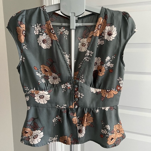 Sadie & Sage Floral Button-Front Blouse in Gray and Brown - Picture 1 of 6